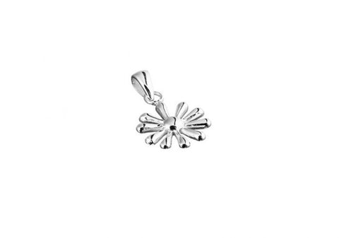 AG Silver Daisy Pendant With Chain